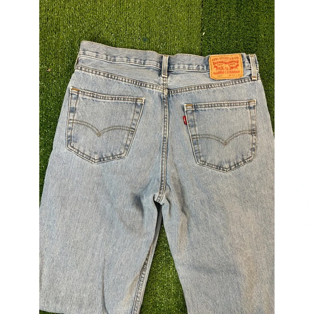 Levis 550 Relaxed Fit Light Wash Denim Jeans Mens 34x30 Blue Tapered Leg